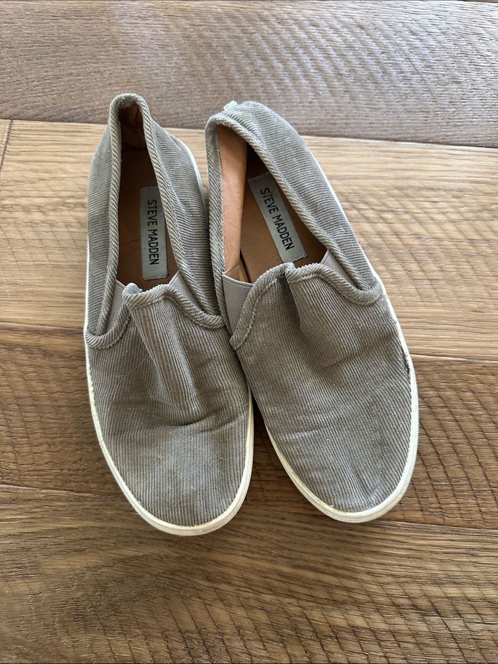 Steve Madden Slip-On Corduroy Loafers! Size 7